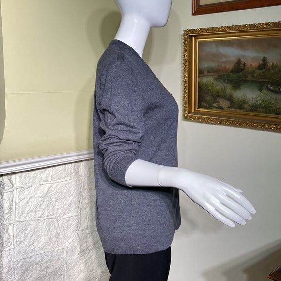 Theory 100% Merino Wool V-Neck Sweater - Picture 3 of 9